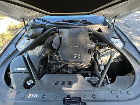 Used 2016 Hyundai Genesis 3.8 w/ Option Group 02 image 11