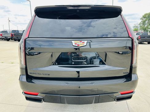 Used 2022 Cadillac Escalade Sport w/ Touring Package AWD/4WD image 42