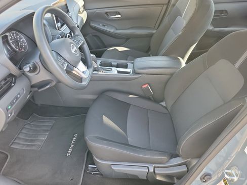Used 2025 Nissan Sentra SV image 4