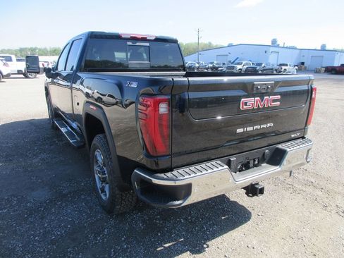 New 2026 GMC Sierra 2500 SLT w/ SLT Premium Package AWD/4WD image 9