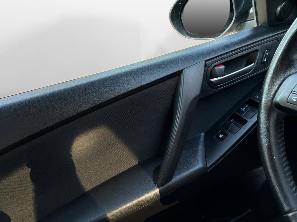 Used 2012 MAZDA MAZDA3 i Touring FWD image 31