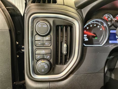 Used 2022 Chevrolet Silverado 1500 LT image 17