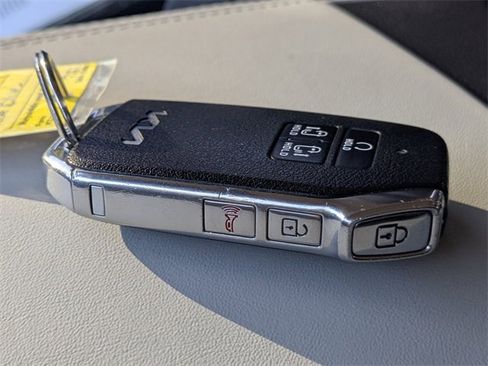 Certified 2024 Kia Carnival LX image 38