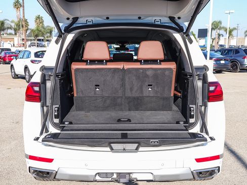 Used 2021 BMW X7 xDrive40i w/ Premium Package image 26