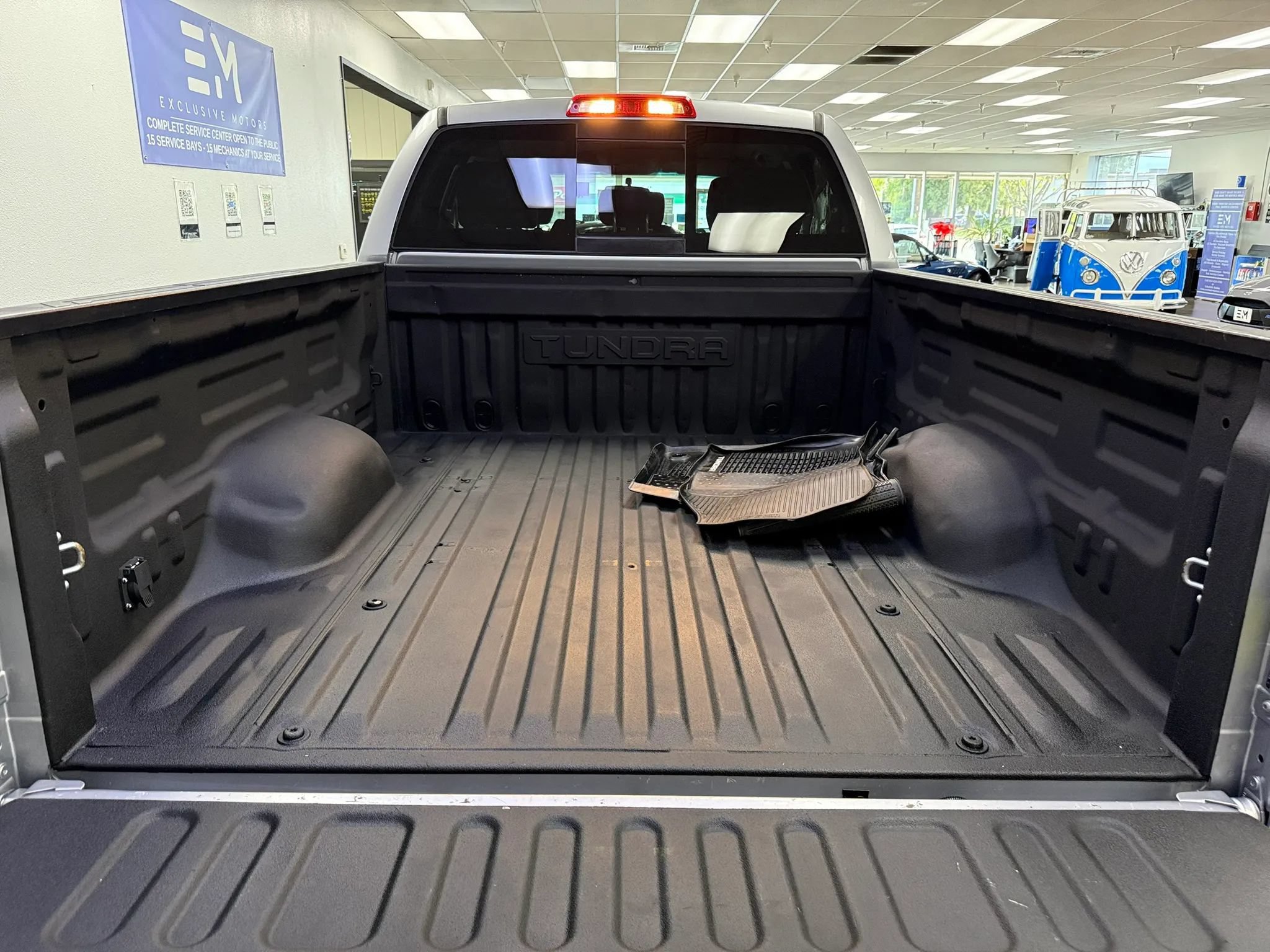 Used 2017 Toyota Tundra SR5 RWD image 7