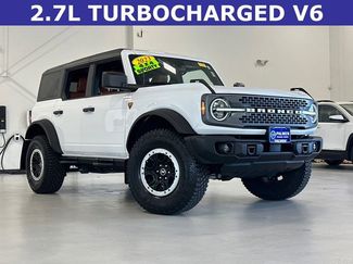 Used 2023 Ford Bronco Badlands w/ Sasquatch Package video 2