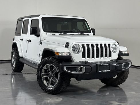 Used 2018 Jeep Wrangler Unlimited Sahara AWD/4WD image 2