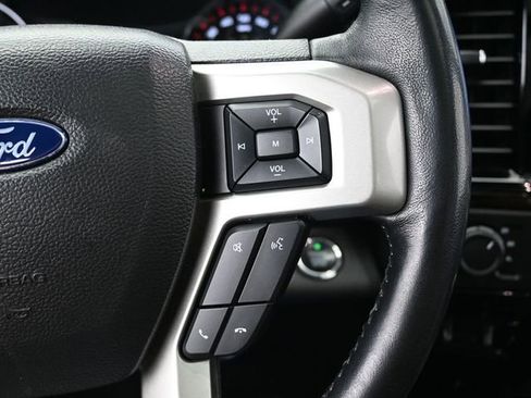 Used 2022 Ford F250 Lariat w/ Black Appearance Package image 16