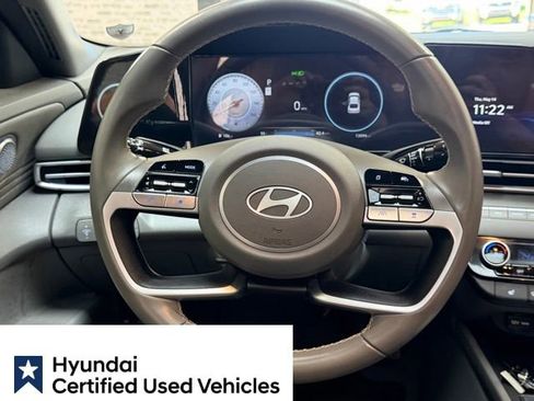 Used 2025 Hyundai Elantra SEL FWD image 15