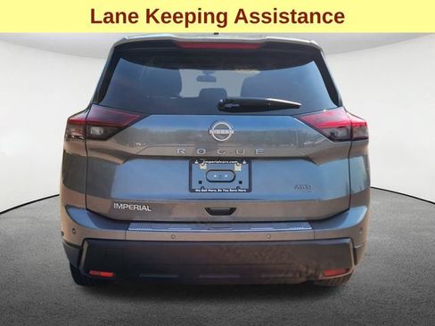 Used 2024 Nissan Rogue S AWD/4WD image 5