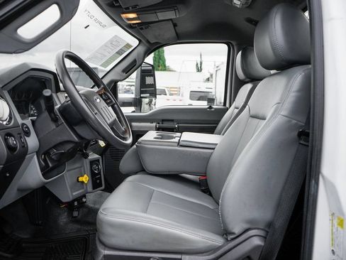 Used 2019 Ford F750 2WD Regular Cab Super Duty image 33