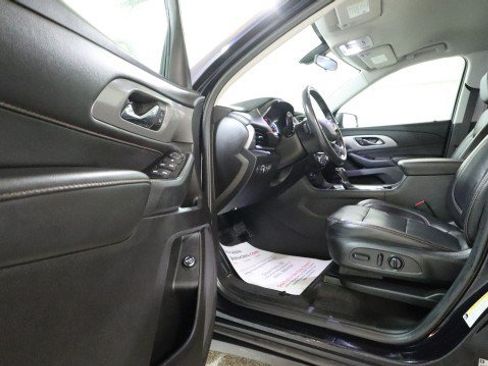 Used 2020 Chevrolet Traverse LT w/ LPO, Floor Liner Package FWD image 9
