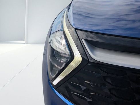 Used 2023 Kia Sportage EX image 8