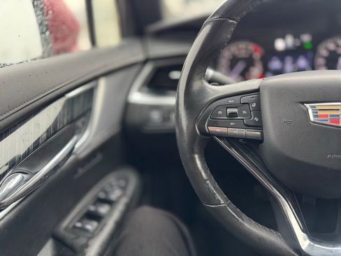 Used 2023 Cadillac XT6 Premium Luxury image 7