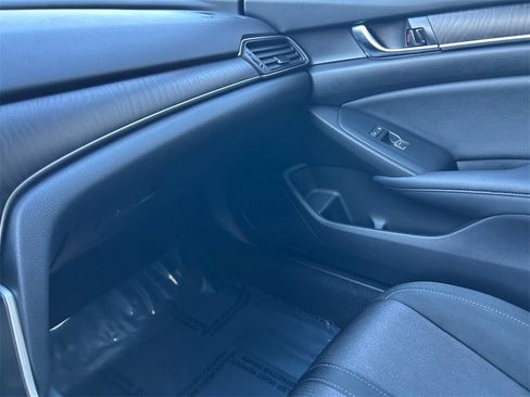 Used 2020 Honda Accord EX image 29