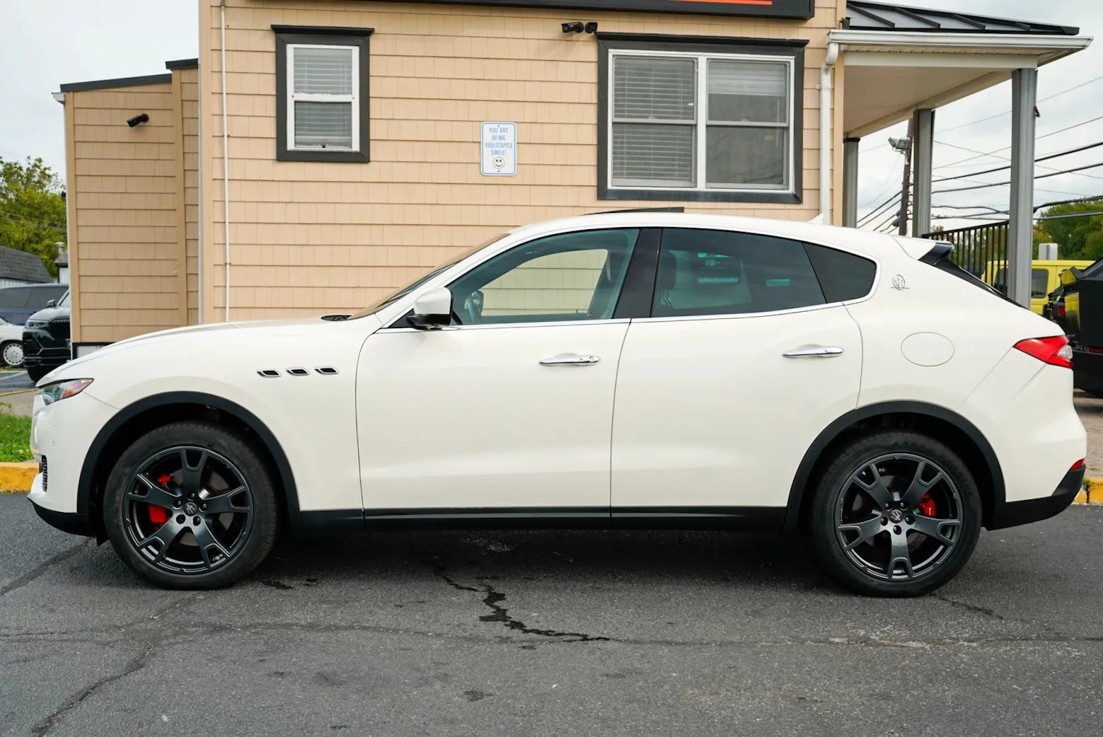 Used 2018 Maserati Levante AWD/4WD image 8
