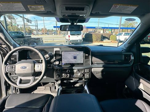 Used 2025 Ford F350 Lariat w/ Lariat Ultimate Package image 3