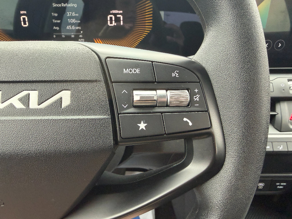 Used 2025 Kia K4 FWD image 41