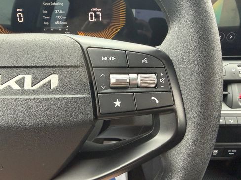 Used 2025 Kia K4 FWD image 41