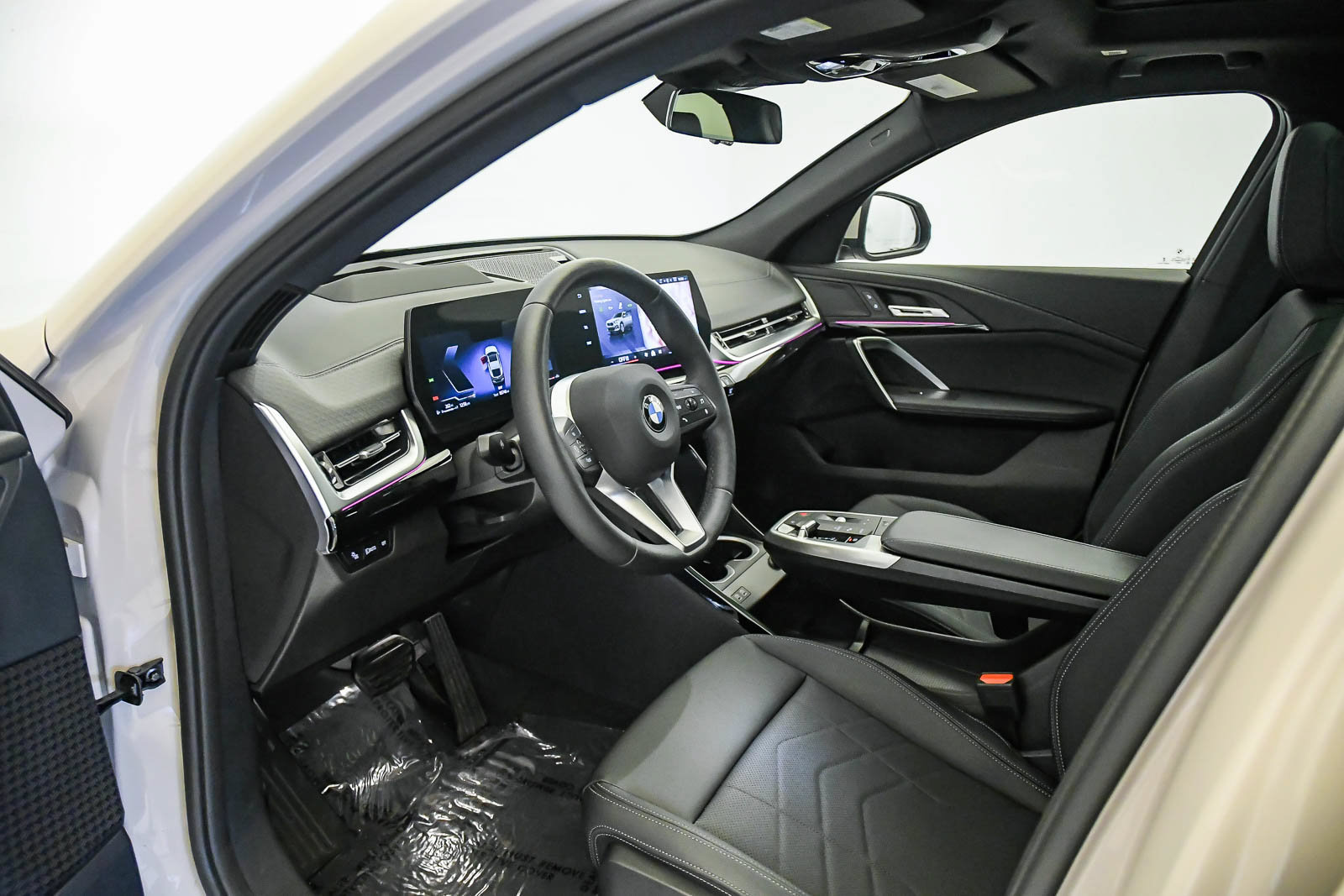 Used 2026 BMW X2 xDrive28i w/ Technology Package AWD/4WD image 16