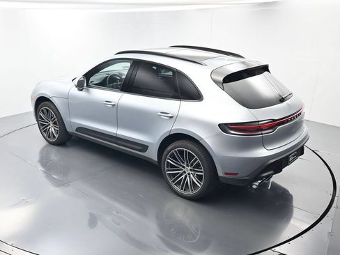Certified 2026 Porsche Macan AWD/4WD image 33