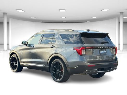 New 2025 Ford Explorer Active w/ Active Comfort Package RWD image 3