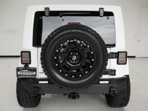 Used 2014 Jeep Wrangler Unlimited Sahara w/ Max Tow Package image 5