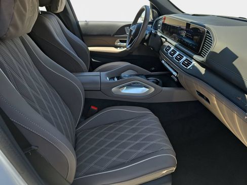 Used 2026 Mercedes-Benz Maybach GLS 600 4MATIC image 12