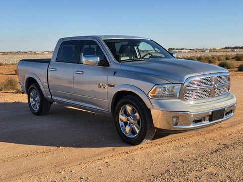 Used 2016 RAM 1500 Laramie w/ Convenience Group image 6