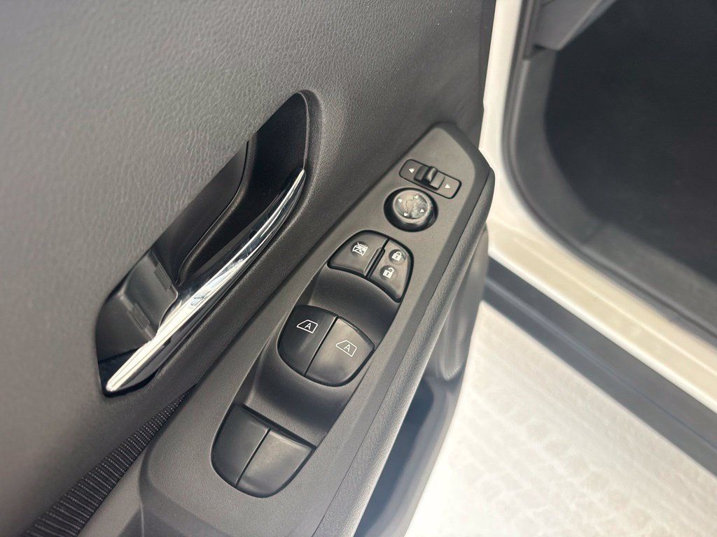 Used 2023 Nissan Kicks SV FWD image 24