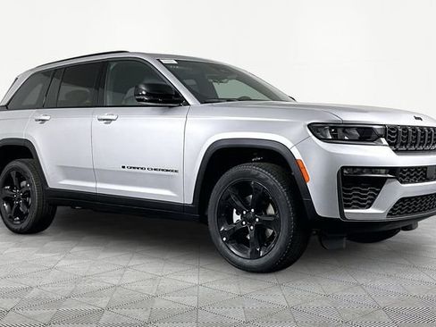 New 2026 Jeep Grand Cherokee Limited w/ Limited Altitude Package AWD/4WD image 3