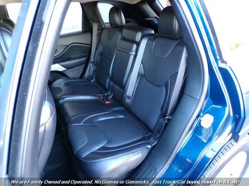 Used 2018 Jeep Cherokee Latitude Plus FWD image 21