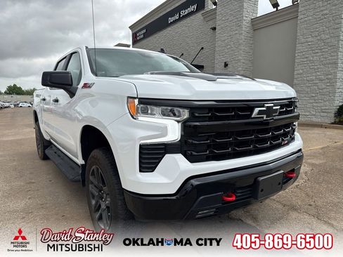 Used 2025 Chevrolet Silverado 1500 LT Trail Boss w/ Convenience Package II AWD/4WD image 1