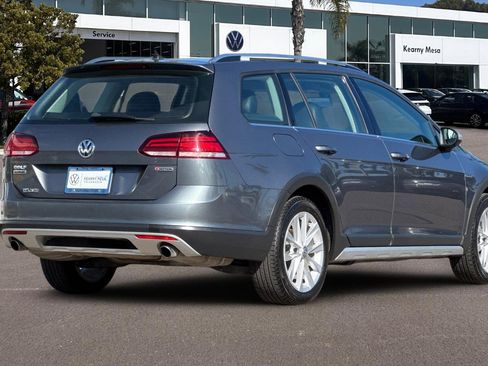 Used 2019 Volkswagen Golf Alltrack S image 4