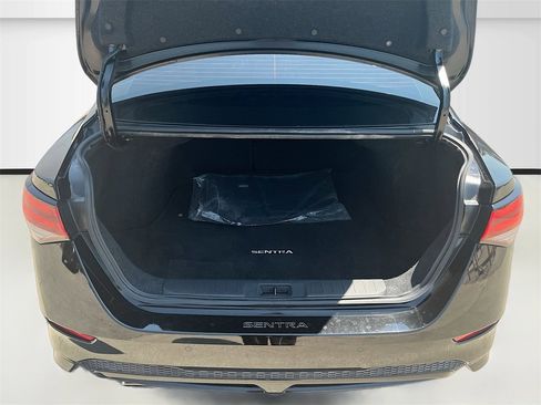 Used 2022 Nissan Sentra SR w/ Midnight Edition image 23