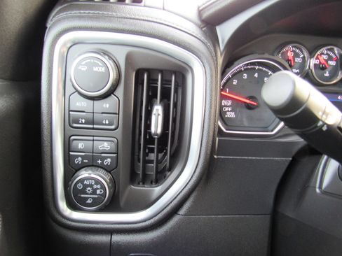 Used 2020 Chevrolet Silverado 1500 LTZ w/ LTZ Convenience Package image 17