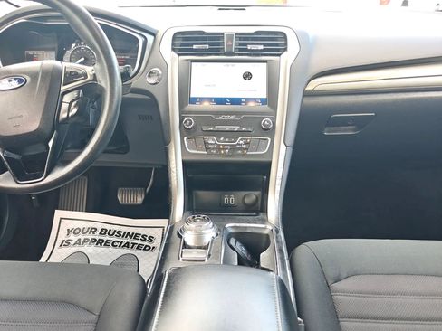 Used 2020 Ford Fusion SE AWD/4WD image 19