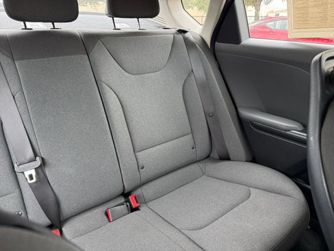 Used 2025 Kia K4 FWD image 39