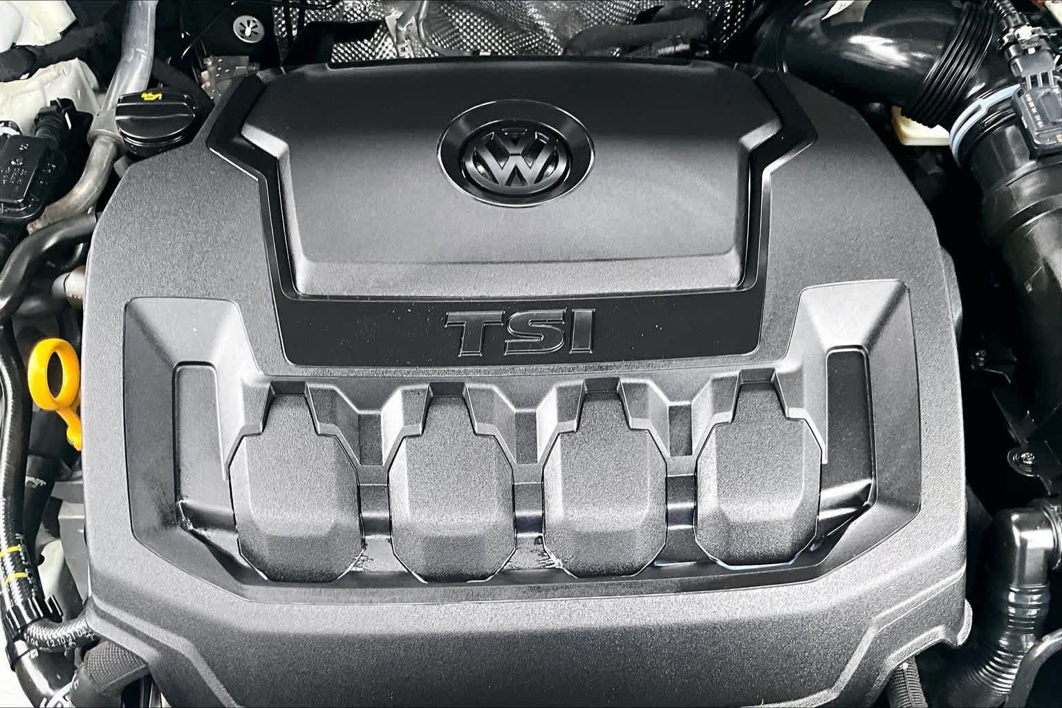 Used 2022 Volkswagen Tiguan SE R-Line FWD image 31