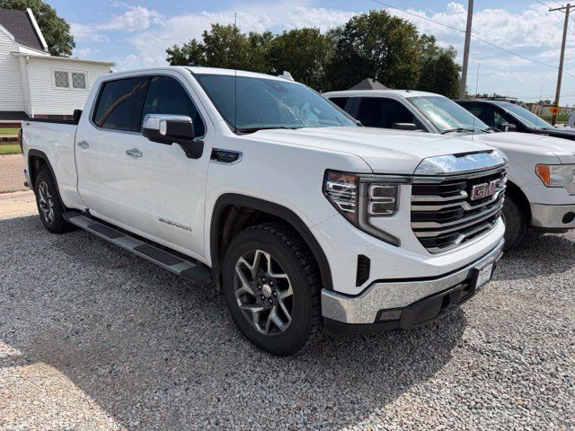 Used 2022 GMC Sierra 1500 SLT w/ SLT Premium Plus Package AWD/4WD image 1