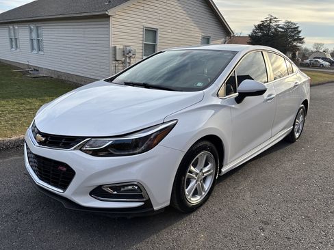 Used 2017 Chevrolet Cruze LT w/ RS Package image 8
