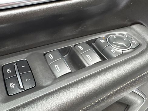 Used 2023 Chevrolet Suburban Premier AWD/4WD image 10