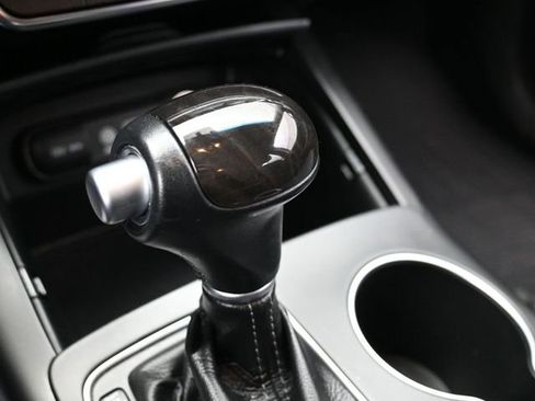 Used 2018 Kia Sorento LX image 23