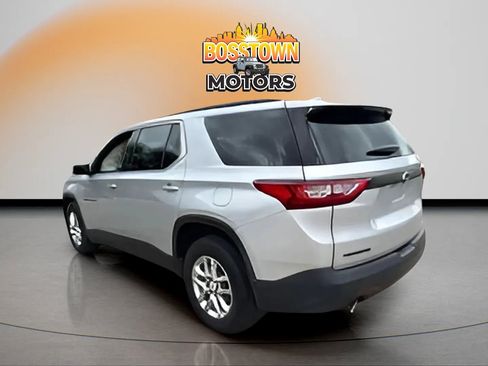 Used 2019 Chevrolet Traverse LT image 3