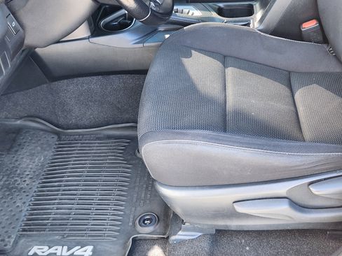 Used 2016 Toyota RAV4 XLE image 9