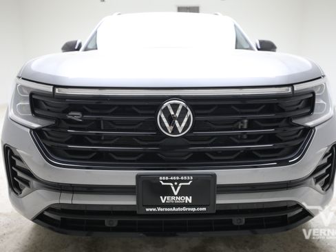 Used 2026 Volkswagen Atlas Cross Sport SEL R-Line AWD/4WD image 8