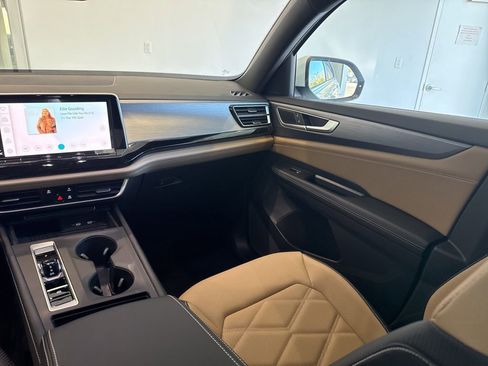 New 2026 Volkswagen Atlas Cross Sport SE image 12