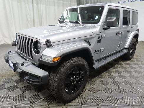 Used 2021 Jeep Wrangler Unlimited Sahara image 6