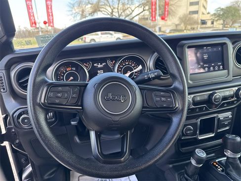 Used 2022 Jeep Wrangler Unlimited Sport image 16