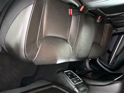 Used 2019 Chrysler 300 Limited RWD image 21
